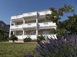 Apartments and Rooms Viskic