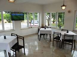 Apartments and Rooms Viskic