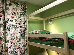 HotelHot Baumanskaya - Hostel