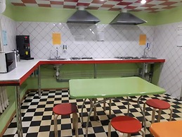 HotelHot Baumanskaya - Hostel