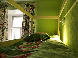 HotelHot Baumanskaya - Hostel