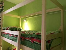 HotelHot Baumanskaya - Hostel