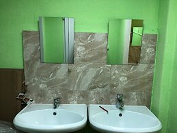 HotelHot Baumanskaya - Hostel