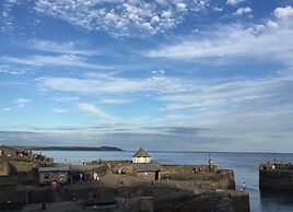 Fabulous House Very Near Charlestown Harbour