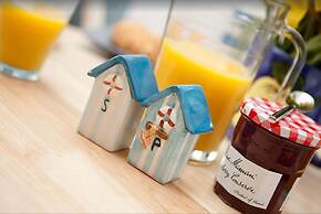 Fabulous House Very Near Charlestown Harbour