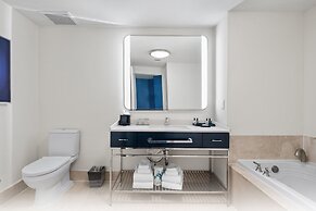 Fontainebleau Miami Beach Private Luxury Suites