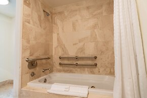 Fontainebleau Miami Beach Private Luxury Suites