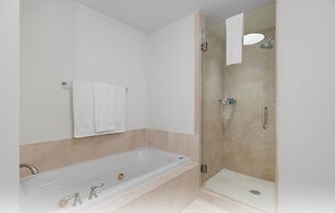 Fontainebleau Miami Beach Private Luxury Suites