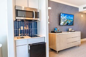 Fontainebleau Miami Beach Private Luxury Suites