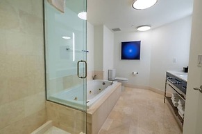Fontainebleau Miami Beach Private Luxury Suites