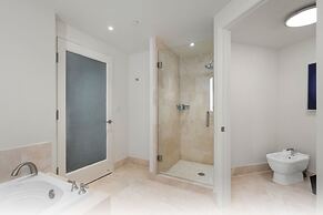 Fontainebleau Miami Beach Private Luxury Suites