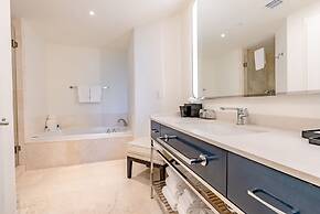 Fontainebleau Miami Beach Private Luxury Suites