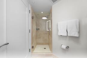 Fontainebleau Miami Beach Private Luxury Suites