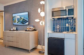 Fontainebleau Miami Beach Private Luxury Suites