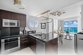 Fontainebleau Miami Beach Private Luxury Suites