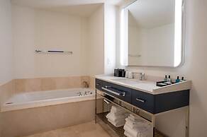 Fontainebleau Miami Beach Private Luxury Suites
