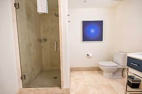Fontainebleau Miami Beach Private Luxury Suites