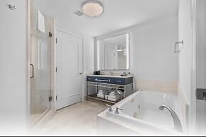 Fontainebleau Miami Beach Private Luxury Suites