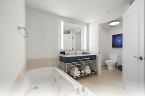 Fontainebleau Miami Beach Private Luxury Suites