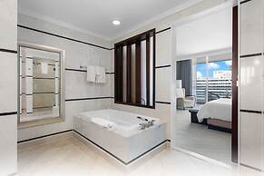 Fontainebleau Miami Beach Private Luxury Suites