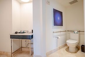 Fontainebleau Miami Beach Private Luxury Suites