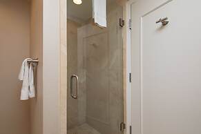 Fontainebleau Miami Beach Private Luxury Suites