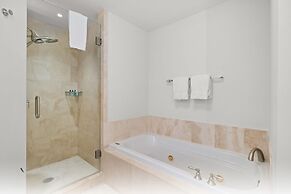 Fontainebleau Miami Beach Private Luxury Suites