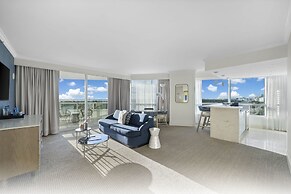 Fontainebleau Miami Beach Private Luxury Suites