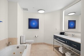 Fontainebleau Miami Beach Private Luxury Suites