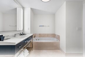 Fontainebleau Miami Beach Private Luxury Suites