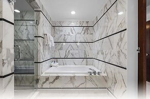 Fontainebleau Miami Beach Private Luxury Suites