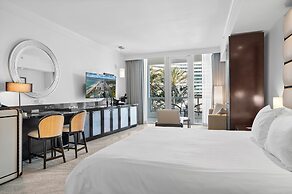 Fontainebleau Miami Beach Private Luxury Suites