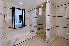 Fontainebleau Miami Beach Private Luxury Suites