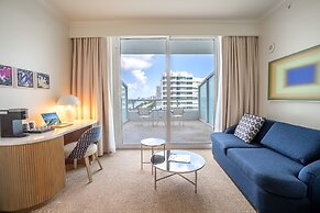 Fontainebleau Miami Beach Private Luxury Suites