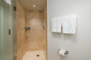 Fontainebleau Miami Beach Private Luxury Suites