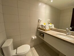 HY Beach Flats - International