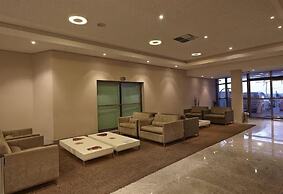 HY Beach Flats - International