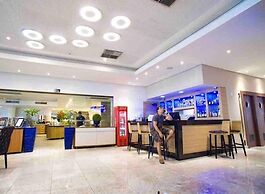 HY Beach Flats - International