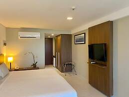 HY Beach Flats - International