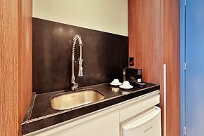 HY Beach Flats - International