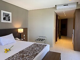 HY Beach Flats - International