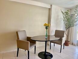 HY Beach Flats - International