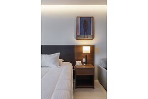 HY Beach Flats - International