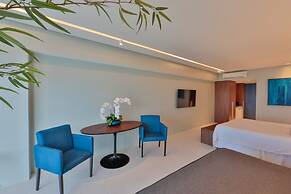 HY Beach Flats - International