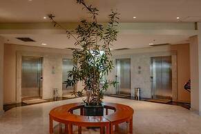 HY Beach Flats - International