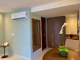 HY Beach Flats - International