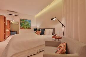 HY Beach Flats - International