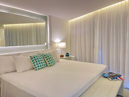 HY Beach Flats - International