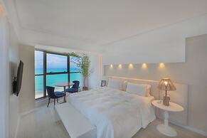 HY Beach Flats - International