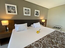 HY Beach Flats - International